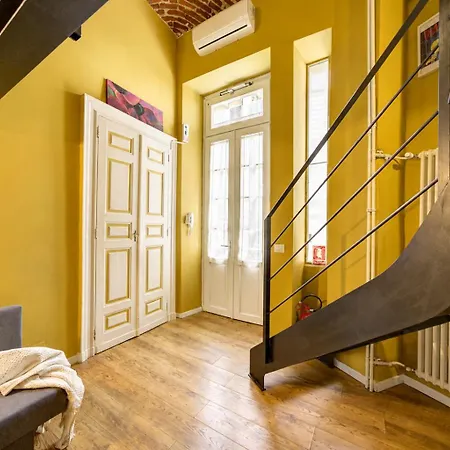 Stagabin Little Loft Near Porta Susa Station And Subway Apartmán