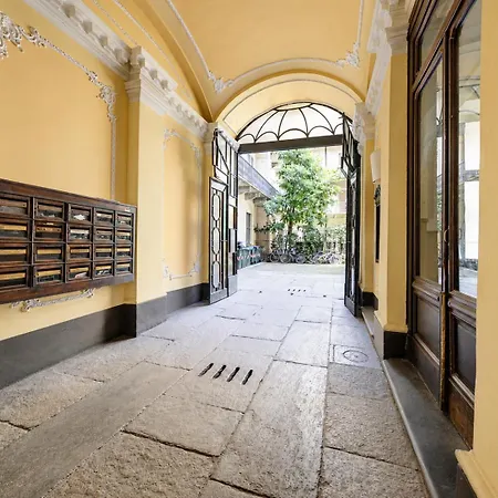 Stagabin Little Loft Near Porta Susa Station And Subway Apartmán